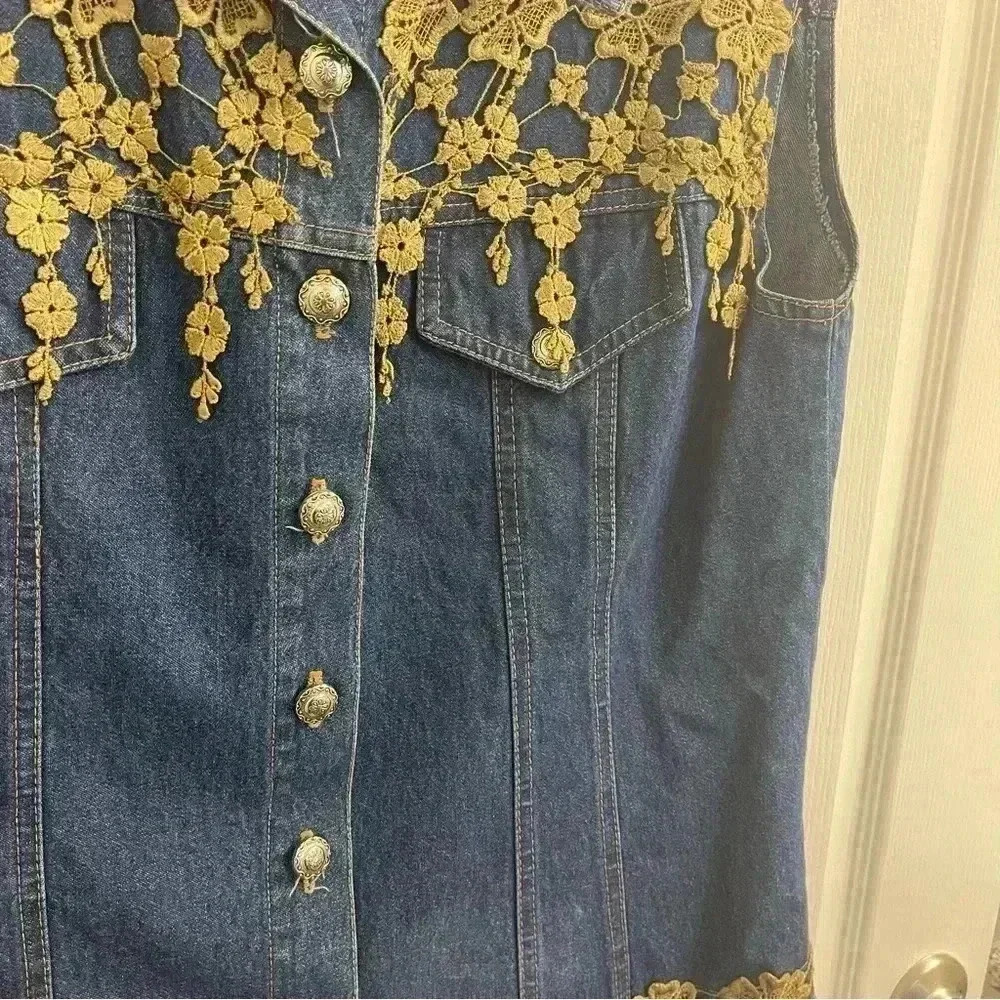 Denim Vest With Floral Knit Fringes - Picture 5 of 13